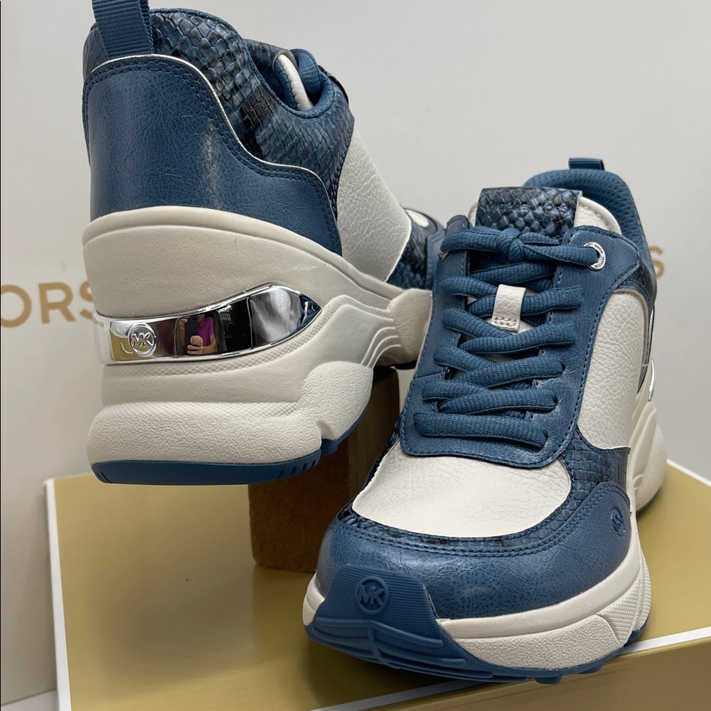 Michael Kors KATRINA WEDGE TRAINER
FAUX LEATHER
49F5KAFS3L
Cornflower - Picture 8 of 16